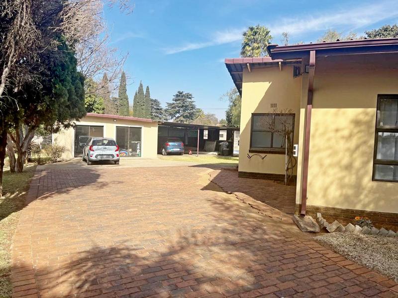 5 Bedroom Property for Sale in Birchleigh Gauteng