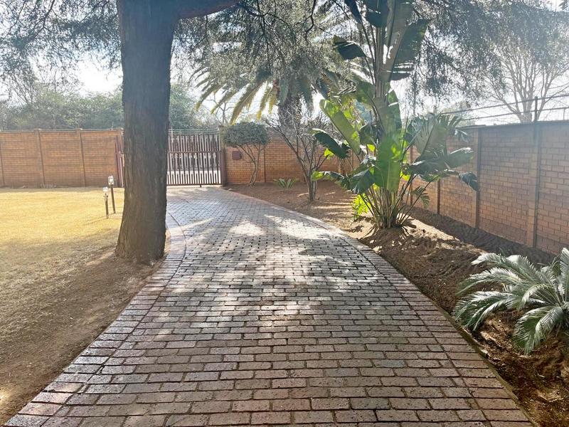 5 Bedroom Property for Sale in Birchleigh Gauteng