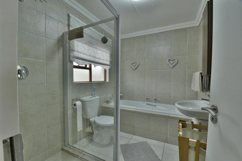 3 Bedroom Property for Sale in Glenvista Gauteng