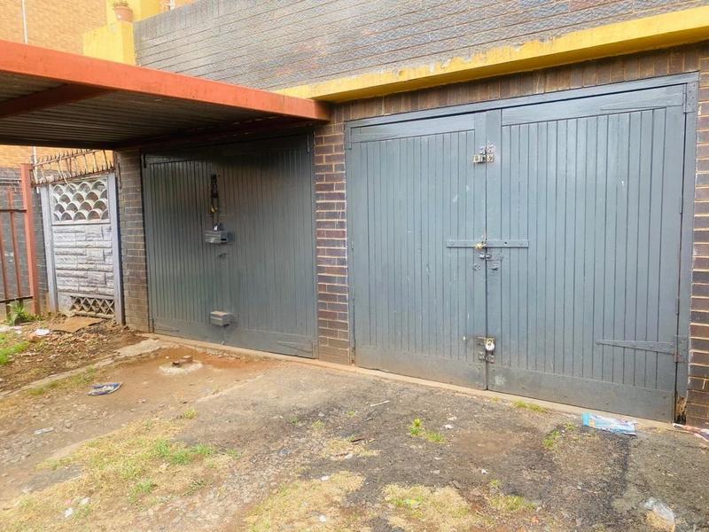 12 Bedroom Property for Sale in Bezuidenhout Valley Gauteng