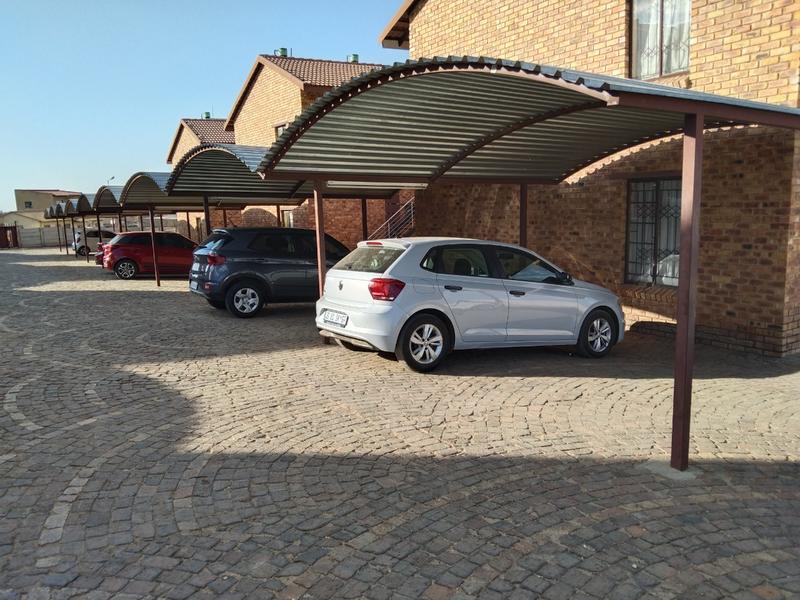 2 Bedroom Property for Sale in Olievenhoutbosch Gauteng