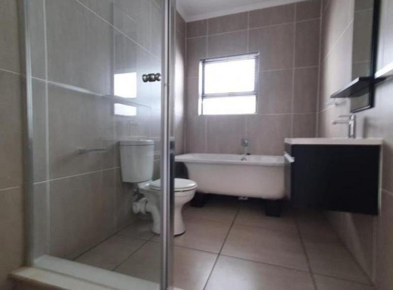 3 Bedroom Property for Sale in Greenstone Ridge Gauteng