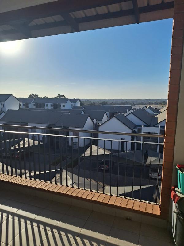 2 Bedroom Property for Sale in Glen Marais Gauteng