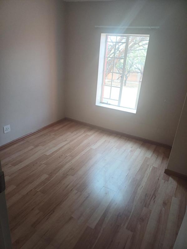 2 Bedroom Property for Sale in Rooihuiskraal North Gauteng