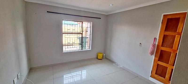 11 Bedroom Property for Sale in Clayville Gauteng