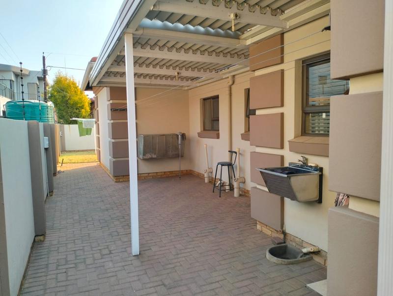 4 Bedroom Property for Sale in Vanderbijlpark SE 8 Gauteng