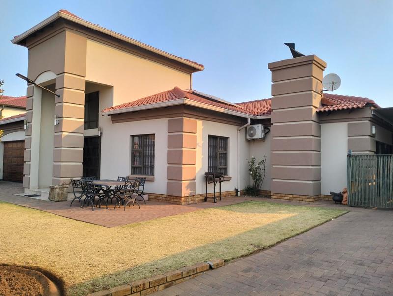 4 Bedroom Property for Sale in Vanderbijlpark SE 8 Gauteng