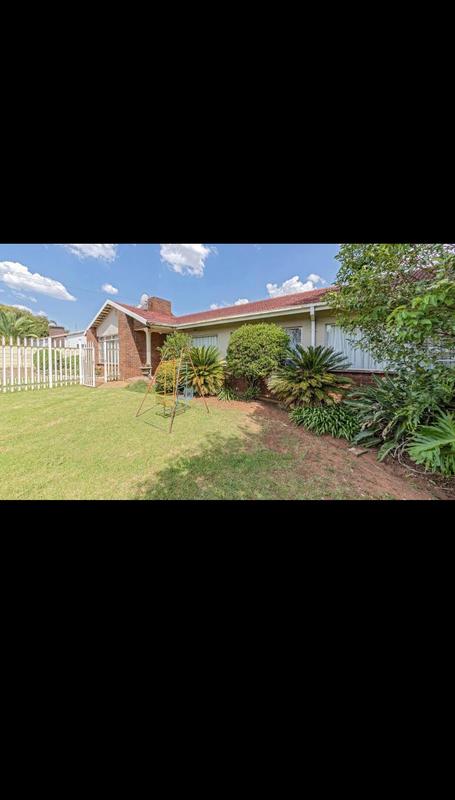 4 Bedroom Property for Sale in Roodepoort Gauteng