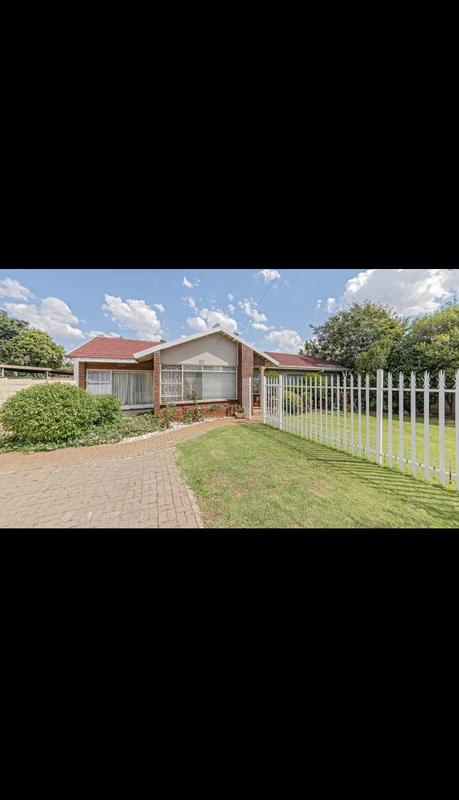 4 Bedroom Property for Sale in Roodepoort Gauteng