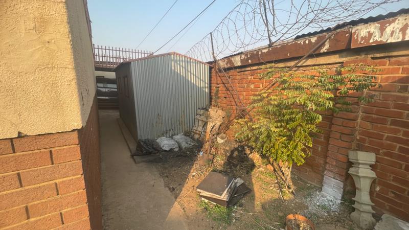 5 Bedroom Property for Sale in Laudium Gauteng