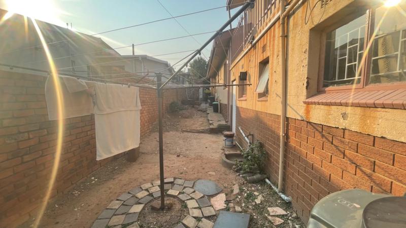 5 Bedroom Property for Sale in Laudium Gauteng