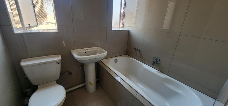 2 Bedroom Property for Sale in Dayanglen Gauteng