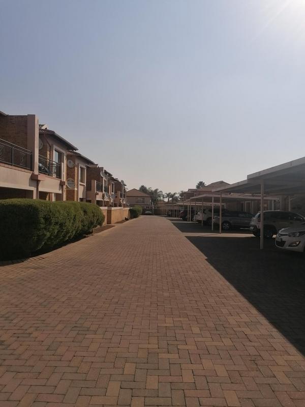 2 Bedroom Property for Sale in Sonneveld Gauteng