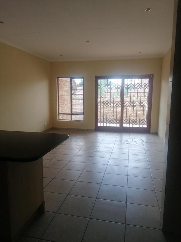 2 Bedroom Property for Sale in Sonneveld Gauteng