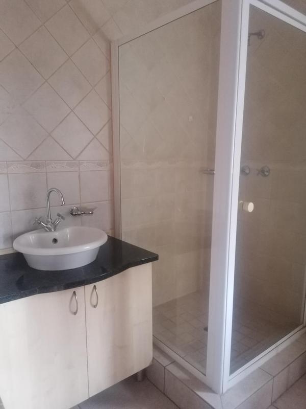 2 Bedroom Property for Sale in Sonneveld Gauteng