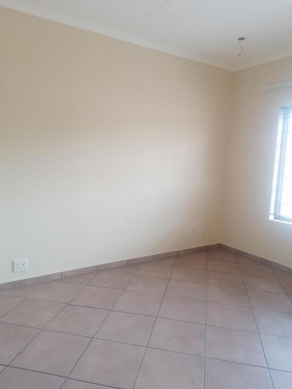 2 Bedroom Property for Sale in Sonneveld Gauteng