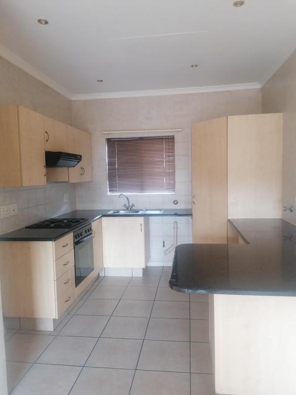 2 Bedroom Property for Sale in Sonneveld Gauteng