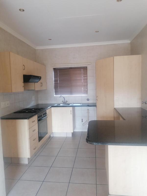 2 Bedroom Property for Sale in Sonneveld Gauteng