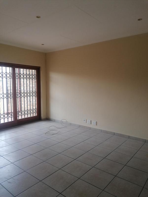 2 Bedroom Property for Sale in Sonneveld Gauteng