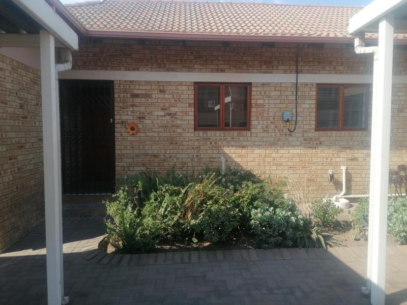 2 Bedroom Property for Sale in Sonneveld Gauteng