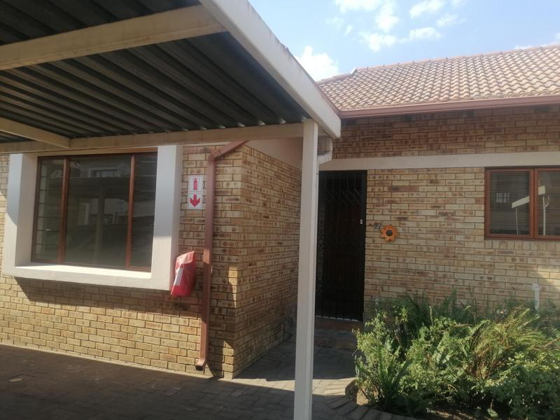 2 Bedroom Property for Sale in Sonneveld Gauteng