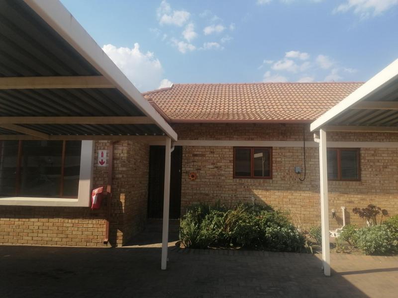 2 Bedroom Property for Sale in Sonneveld Gauteng