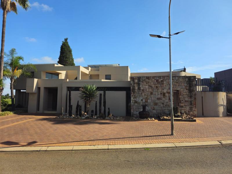 7 Bedroom Property for Sale in Lenasia Ext 7 Gauteng