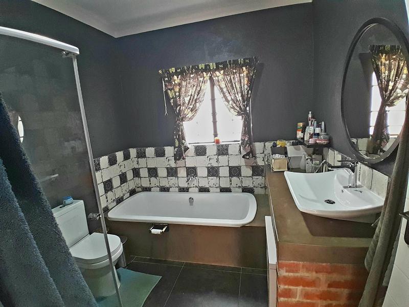 3 Bedroom Property for Sale in Clubview Gauteng