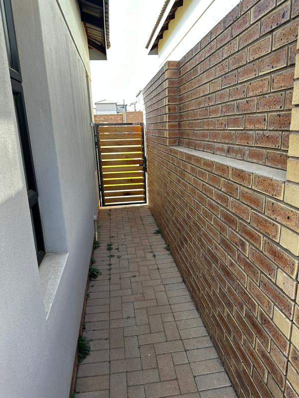 3 Bedroom Property for Sale in Thatchfield Gauteng