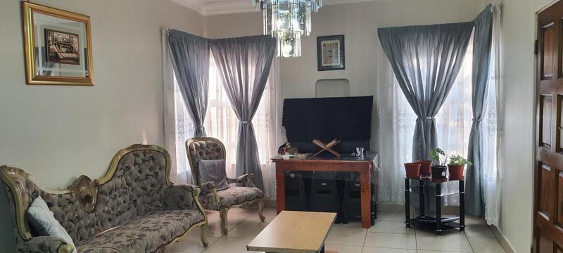 5 Bedroom Property for Sale in Proclamation Hill Gauteng