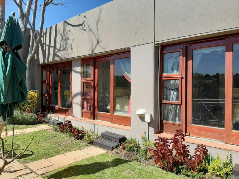 To Let 3 Bedroom Property for Rent in Cedar Lakes Gauteng