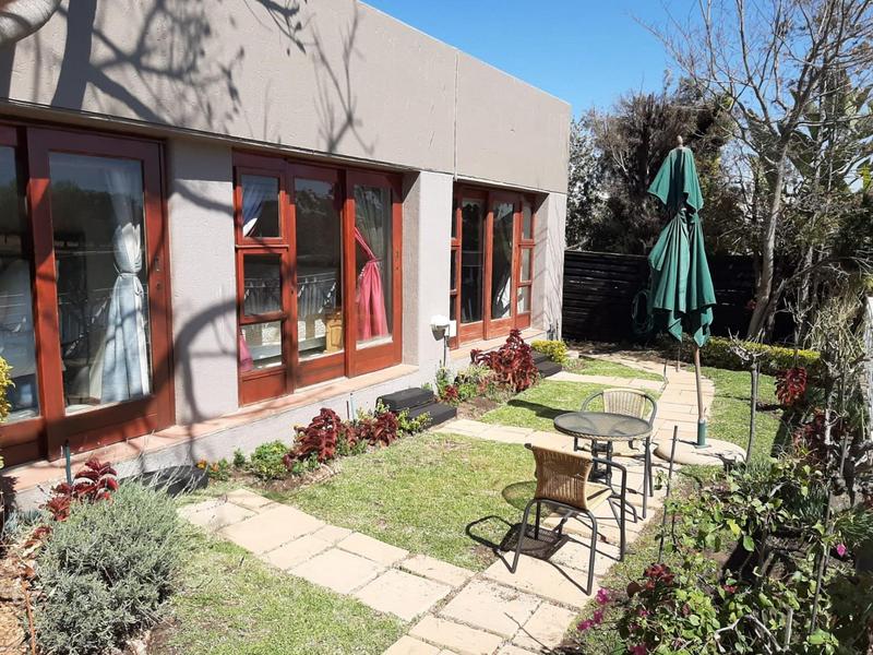 To Let 3 Bedroom Property for Rent in Cedar Lakes Gauteng