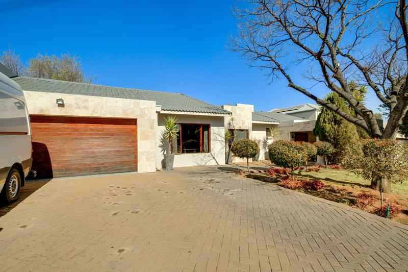 4 Bedroom Property for Sale in Fourways Gardens Gauteng