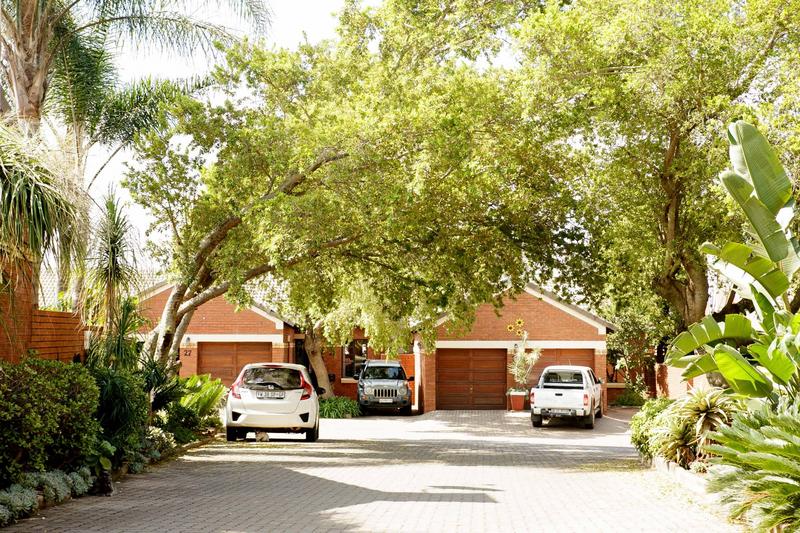 2 Bedroom Property for Sale in Stone Ridge Gauteng