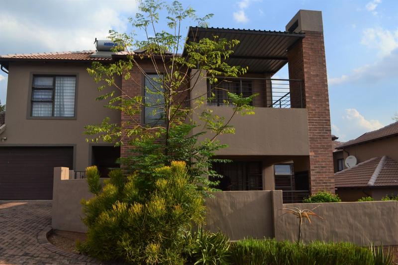 3 Bedroom Property for Sale in Ruimsig Country Estate Gauteng