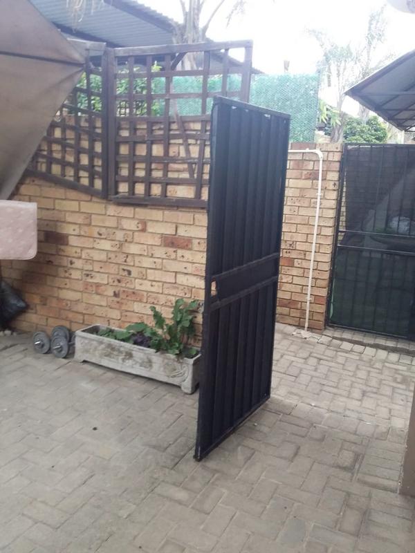 2 Bedroom Property for Sale in Primrose Hill Gauteng