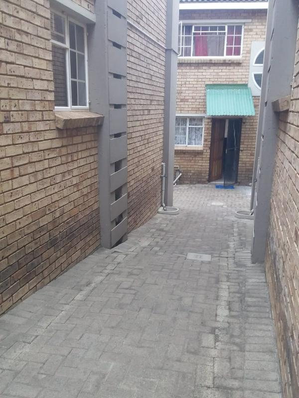 2 Bedroom Property for Sale in Primrose Hill Gauteng