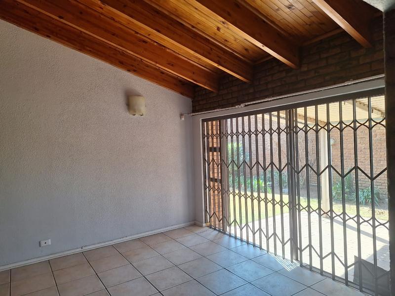 2 Bedroom Property for Sale in Strubenvale Gauteng