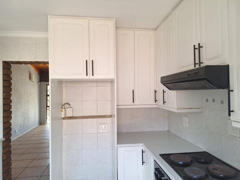 2 Bedroom Property for Sale in Strubenvale Gauteng