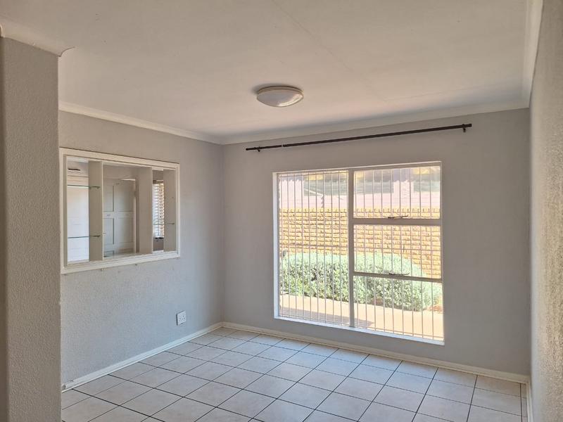 2 Bedroom Property for Sale in Strubenvale Gauteng