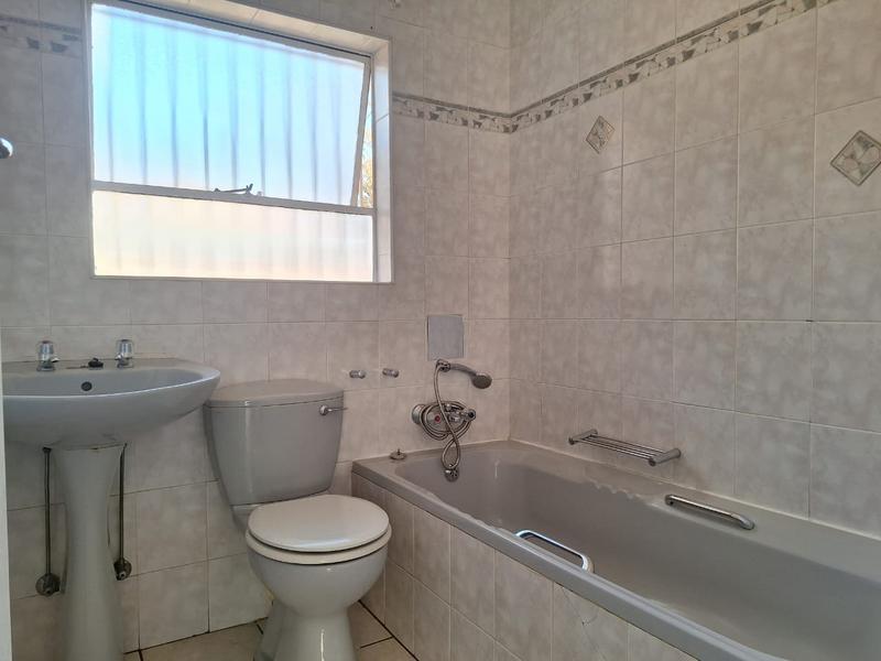 2 Bedroom Property for Sale in Strubenvale Gauteng