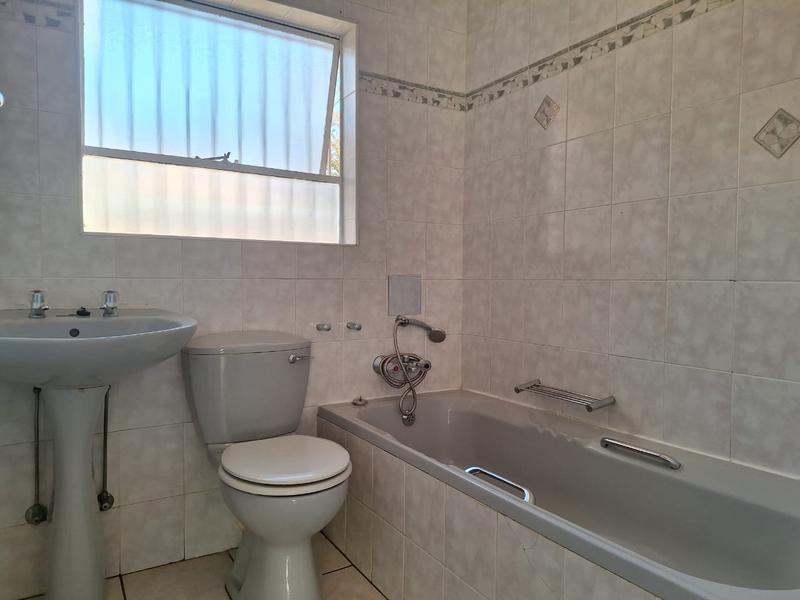 2 Bedroom Property for Sale in Strubenvale Gauteng