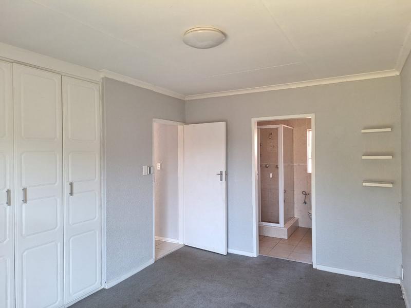 2 Bedroom Property for Sale in Strubenvale Gauteng