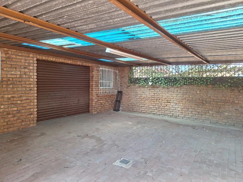 2 Bedroom Property for Sale in Strubenvale Gauteng