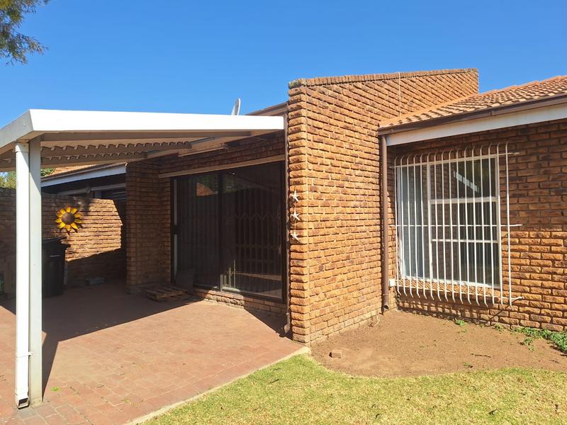 2 Bedroom Property for Sale in Strubenvale Gauteng