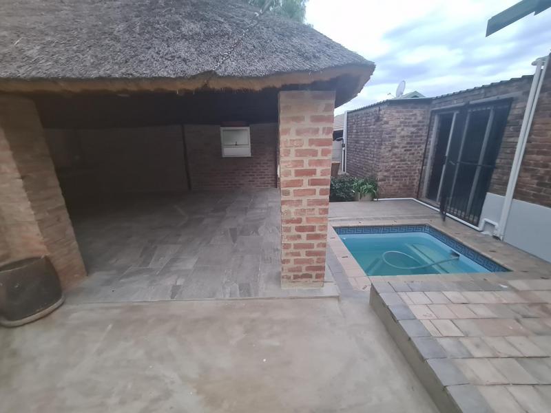 To Let 2 Bedroom Property for Rent in Highveld Gauteng