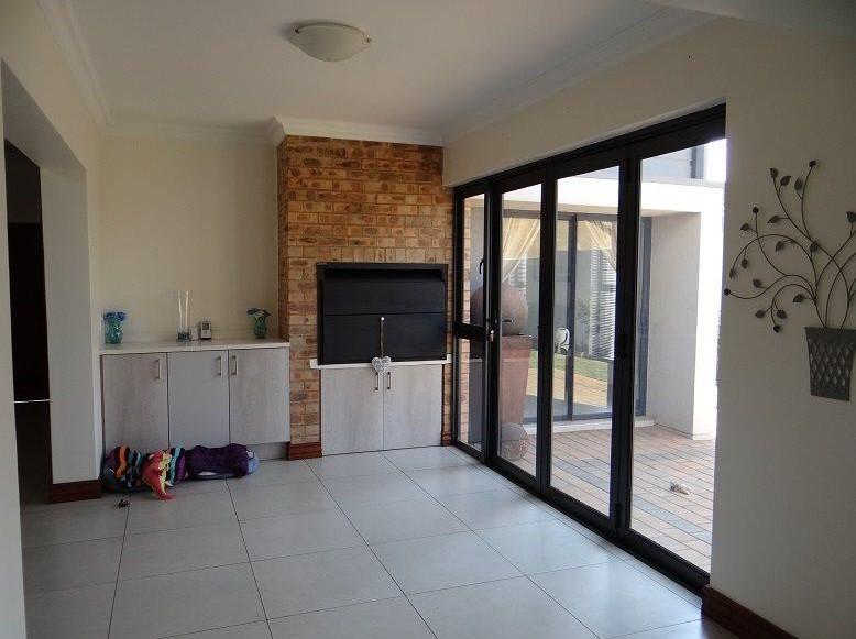 3 Bedroom Property for Sale in Midstream Ridge Gauteng