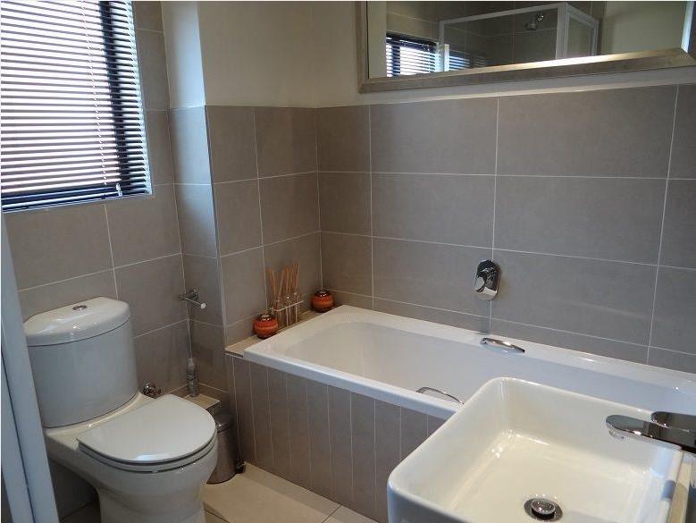 3 Bedroom Property for Sale in Midstream Ridge Gauteng