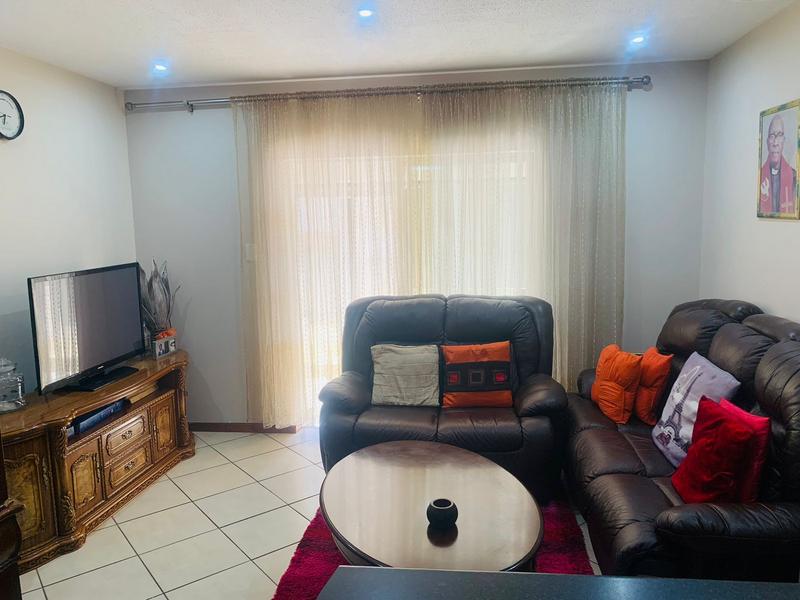 2 Bedroom Property for Sale in Noordwyk Gauteng