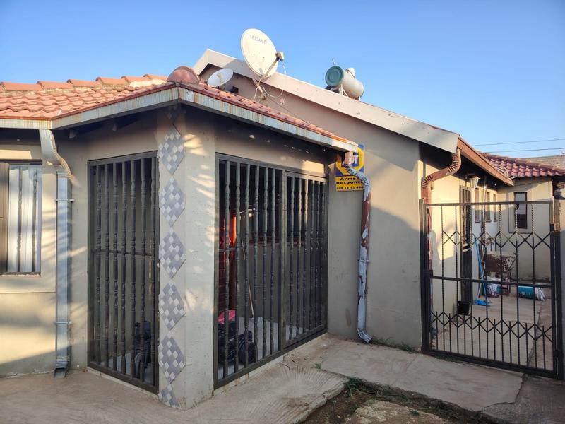 4 Bedroom Property for Sale in Lenasia Gauteng